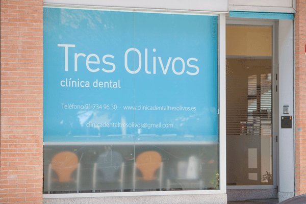 fachada clinica dental tres olivos